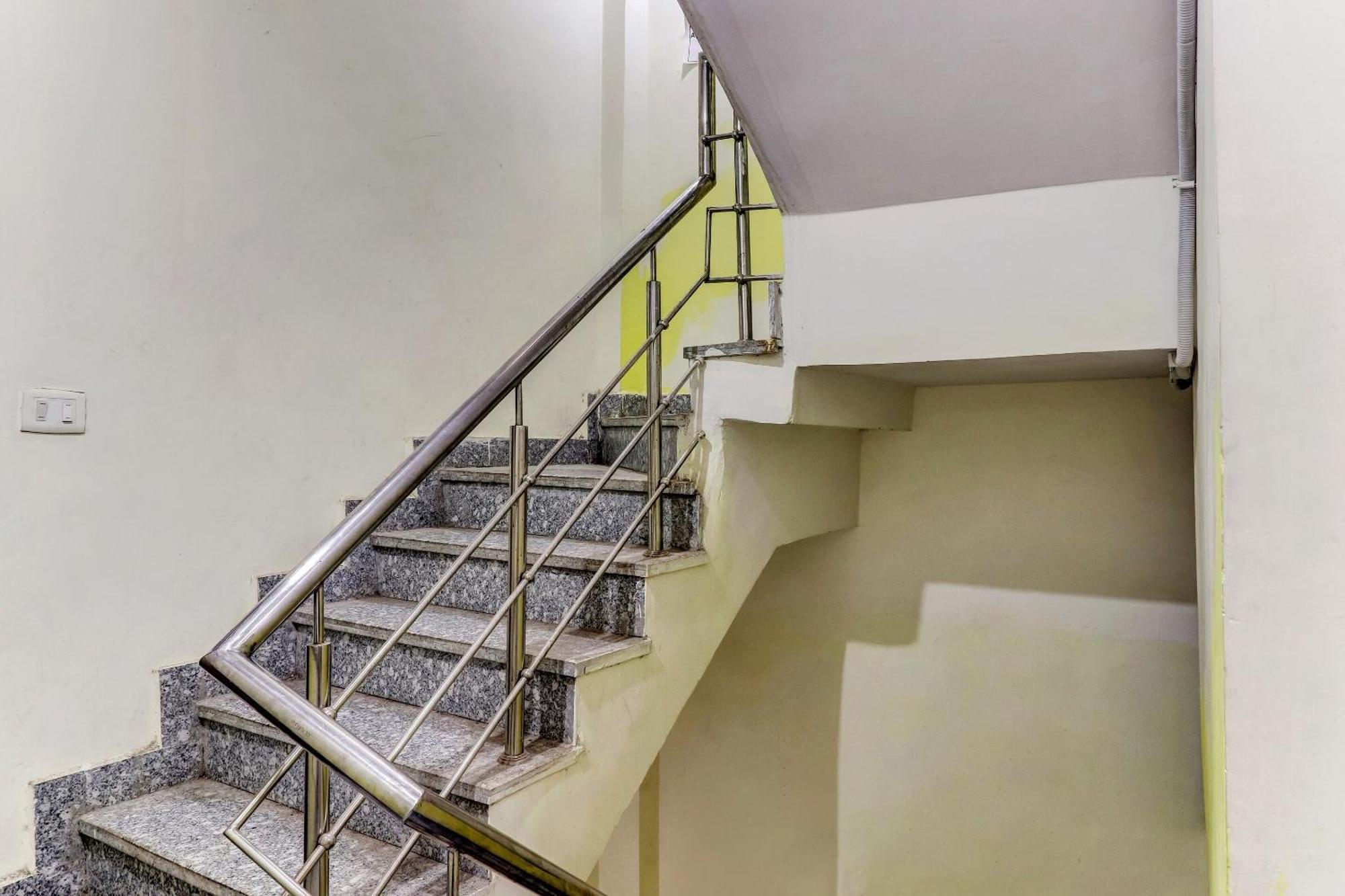 Hotel O Cozy Stay Delhi  Ngoại thất bức ảnh