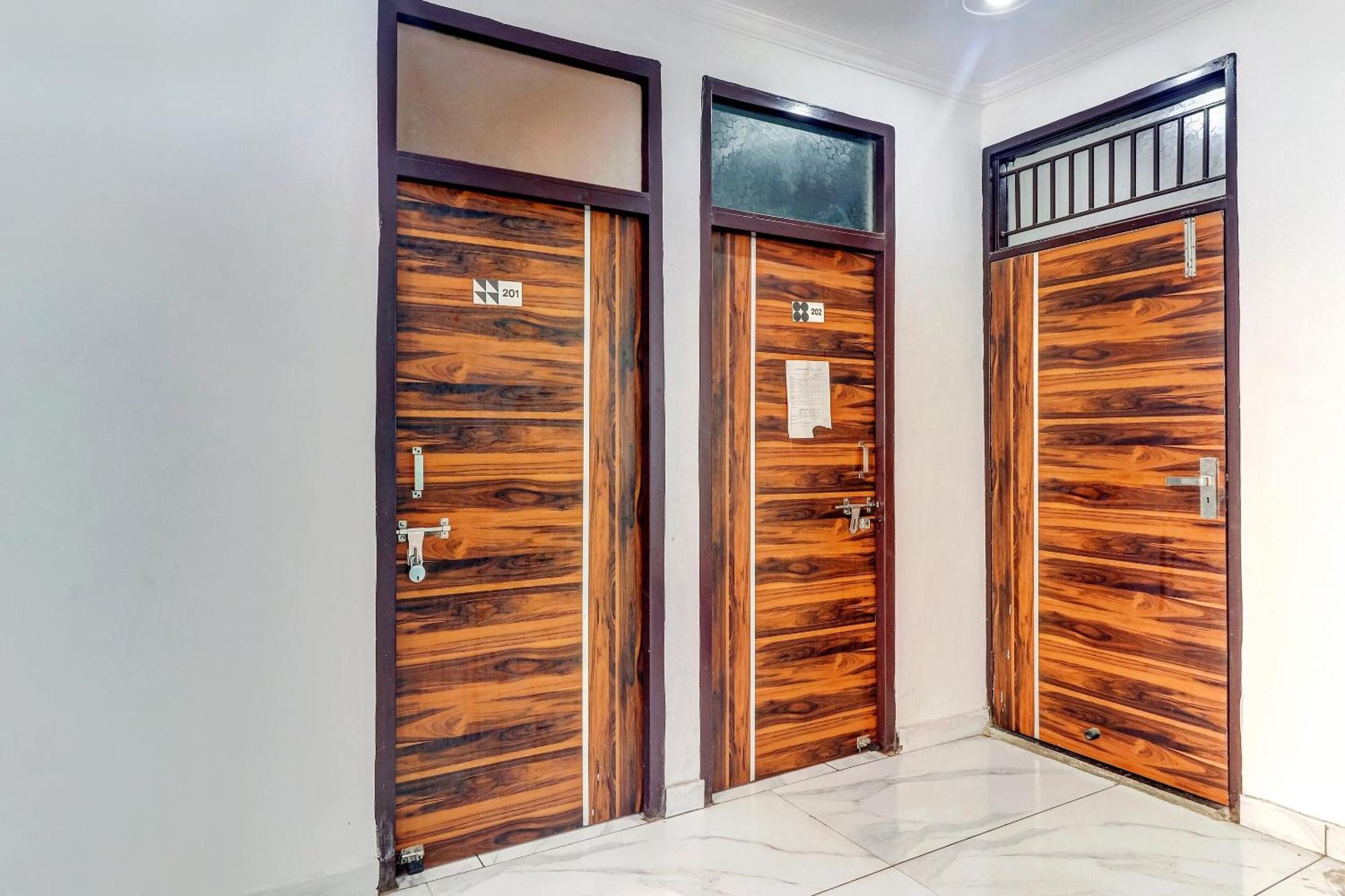 Hotel O Cozy Stay Delhi  Ngoại thất bức ảnh